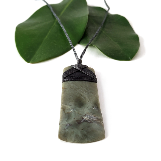 Pounamu Pendant Lashed Toki