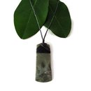 Pounamu Pendant Lashed Toki