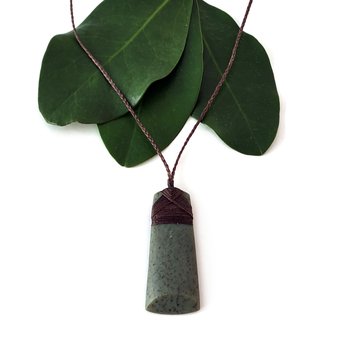 Pounamu Pendant Lashed Toki-jewellery-The Vault