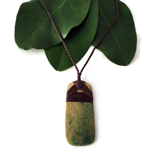 Pounamu Pendant Lashed Toki