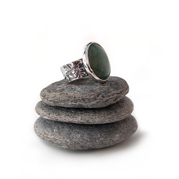 Small Round Pounamu Fern Band Ring-jewellery-The Vault