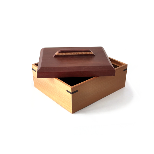 Medium Kauri Taonga Box Jarrah Insert Lid with Handle