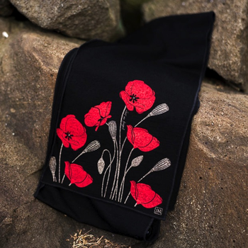 Merino Scarf Poppy Black