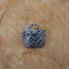 Kete Brooch Dark Grey-jewellery-The Vault