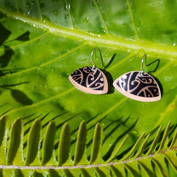 Alum Koru Poh Double Hook Earrings Black