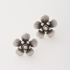 Manuka Studs Silver-jewellery-The Vault