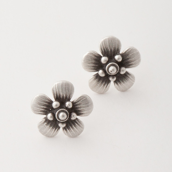 Manuka Studs Silver