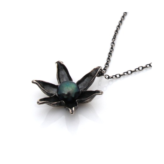 Floating Lotus Necklace Silver